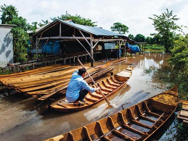 Thị trường - Tiêu dùng - An Giang: Lũ về tới, cả làng đóng xuồng, bán 1,7 triệu đồng/chiếc