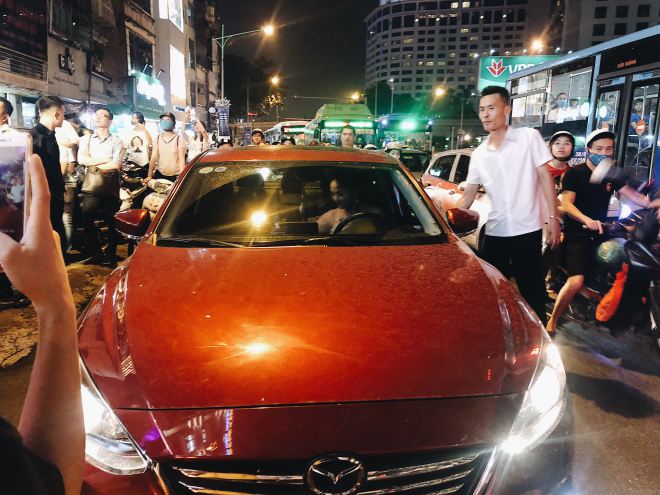 &#34;Quỳnh búp bê&#34; vừa trở lại sóng quốc gia, &#34;My sói&#34; khoe xế hộp tiền tỷ mới tậu - 1