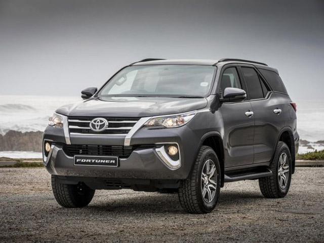 Tin tức ô tô - Toyota Fortuner trở lại ngôi vương với 926 xe bán ra trong tháng 8