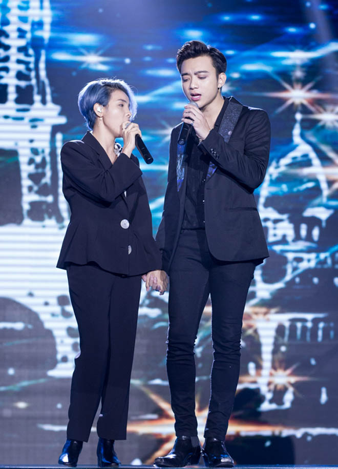 Hương Giang bối rối vì dự sự kiện trễ 1 tiếng rưỡi - 5