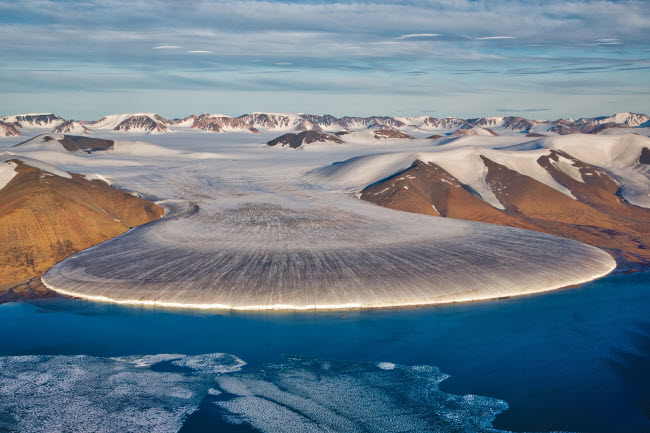 Sông băng Elephant Foot (Chân voi) ở  Greenland có chiều rộng hơn 4,5 km.