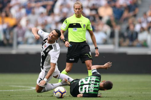 Chi tiết Juventus - Sassuolo: Douglas nhận thẻ đỏ (KT) - 4