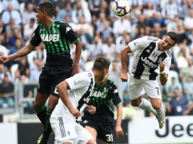 Juventus - Sassuolo: Ronaldo gầm thét, tưng bừng mở đại tiệc