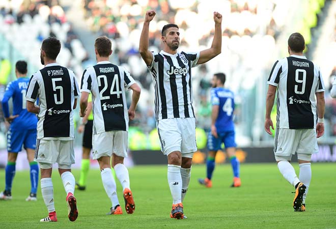 Juventus - Sassuolo: Chờ Ronaldo khai hỏa, “Bà đầm” vững bước - 2