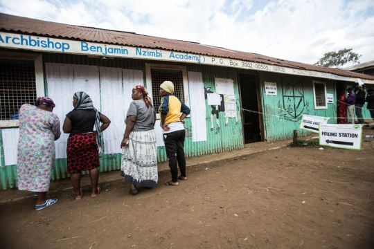 Thiếu nữ bị ép quan hệ tình dục để đổi lấy băng vệ sinh ở Kenya - 1