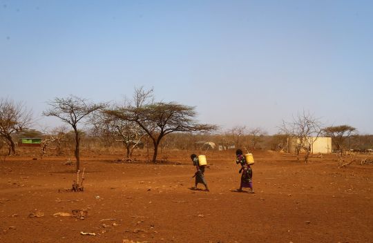 Thiếu nữ bị ép quan hệ tình dục để đổi lấy băng vệ sinh ở Kenya - 2
