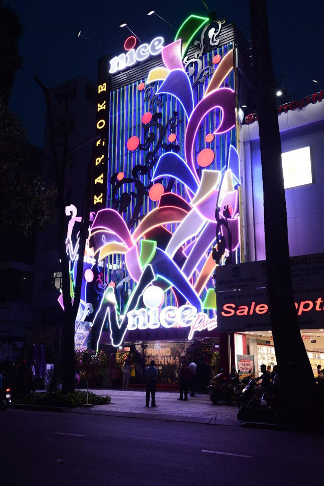 Tìm địa điểm karaoke cao cấp, sang chảnh, dịch vụ hoàn hảo tại Sài Gòn - 3