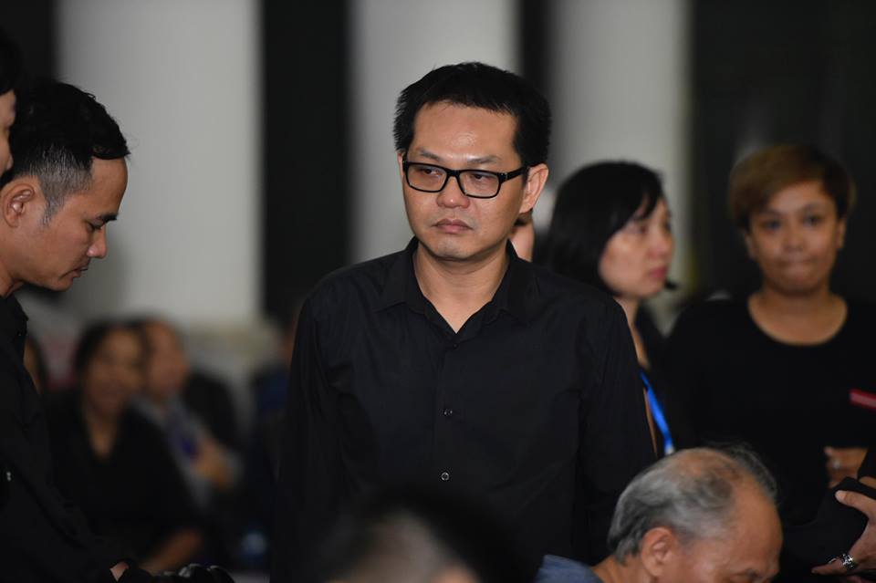 Cả làng hài khóc nghẹn tiễn "ông trùm phim Tết miền Bắc" về với đất - 7