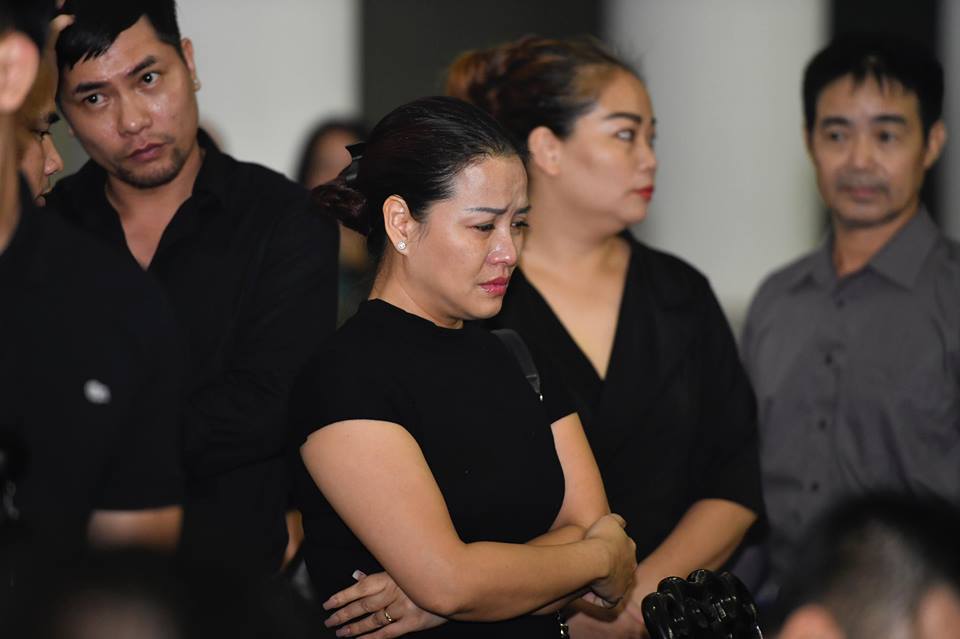 Cả làng hài khóc nghẹn tiễn "ông trùm phim Tết miền Bắc" về với đất - 5