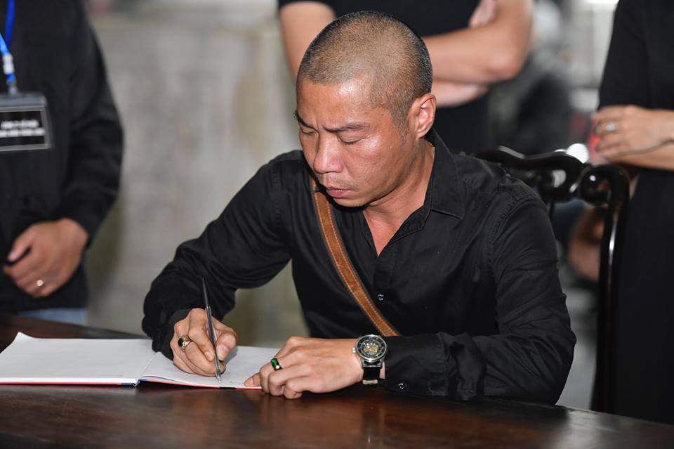 Cả làng hài khóc nghẹn tiễn "ông trùm phim Tết miền Bắc" về với đất - 7