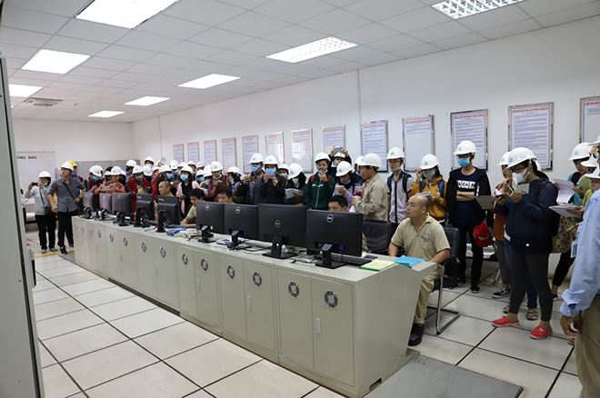 Nhà máy giấy và tinh thần chào đón “lãnh đạo môi trường” tương lai - 2