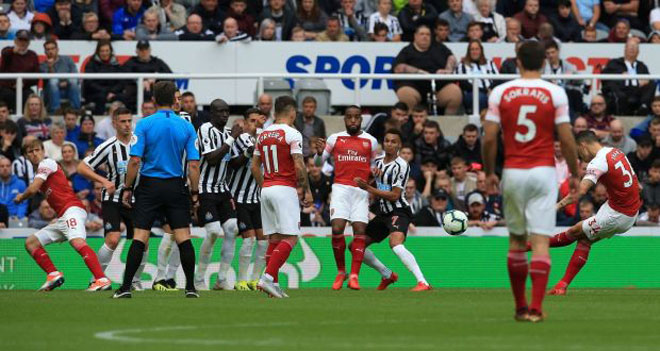 Siêu phẩm vòng 5 Ngoại hạng Anh: Hàng thải MU độc diễn tuyệt đỉnh - 2