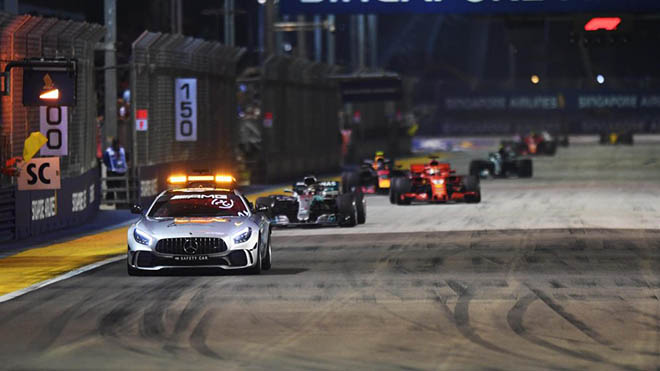 Đua xe F1: ‘Số 4 may mắn’ của Hamilton - 1