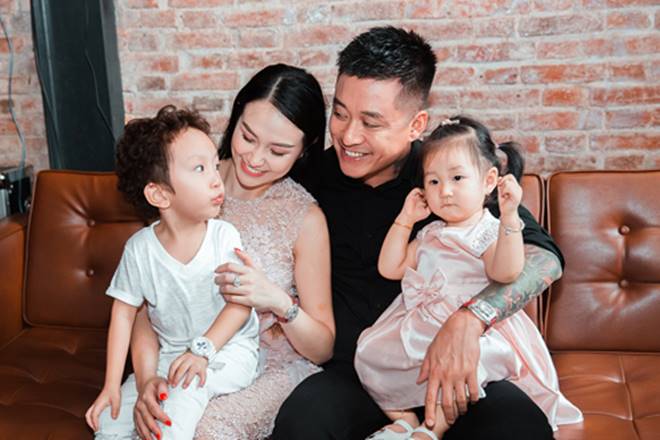 Tuấn Hưng âm thầm đi chùa nguyện cho con trai vượt qua điều này - 2