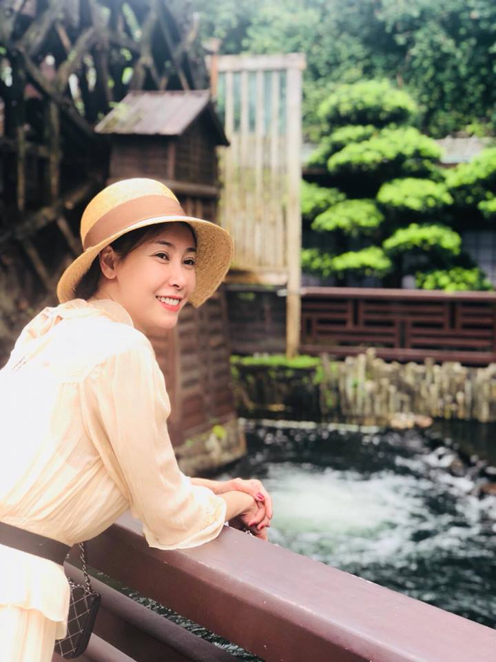 Cảnh nóng táo bạo của người đẹp nhỏ tuổi nhất đăng quang hoa hậu, không phải Trần Tiểu Vy - 9