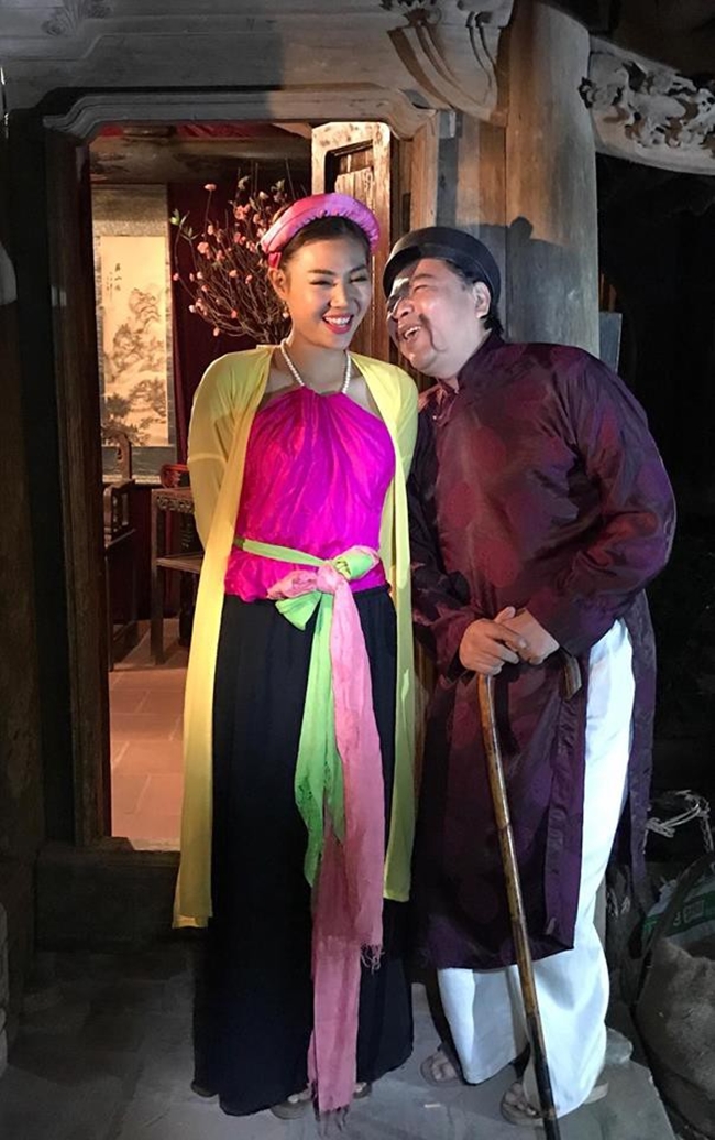 Nổi tiếng sau vai Phan Hương trong &#34;Người phán xử&#34;, diễn viên Thanh Hương không ngại ngần nhận lời đóng phim hài Tết &#34;Chôn nhời 5&#34; của đạo diễn Phạm Đông Hồng.
