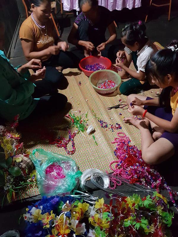 Bố chồng tiết lộ điều không ngờ về con dâu 61 tuổi - 1