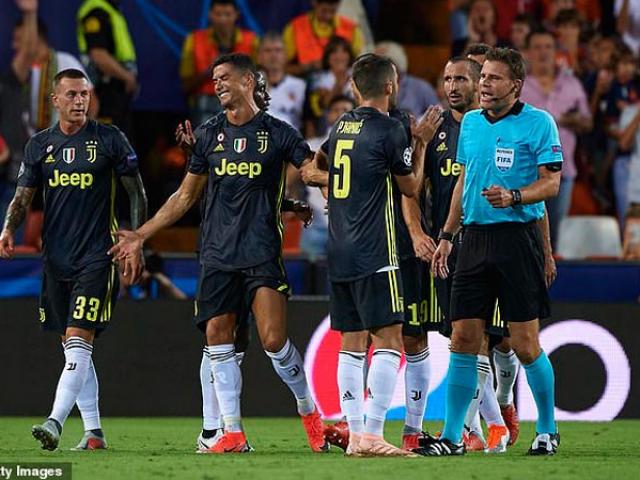 Triệu fan săn trọng tài đuổi Ronaldo: Từng dính phốt, bị tố trả thù cho Real