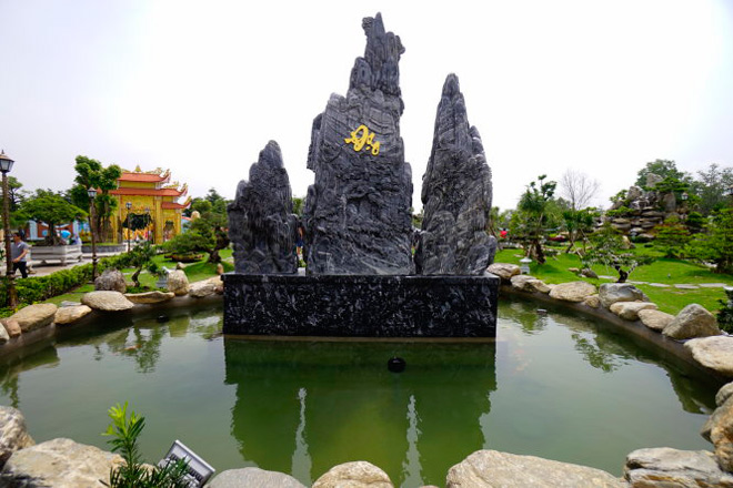 Cận cảnh đền thờ trăm tỷ được Hoài Linh xây để đón nghệ sĩ về giỗ Tổ - 9