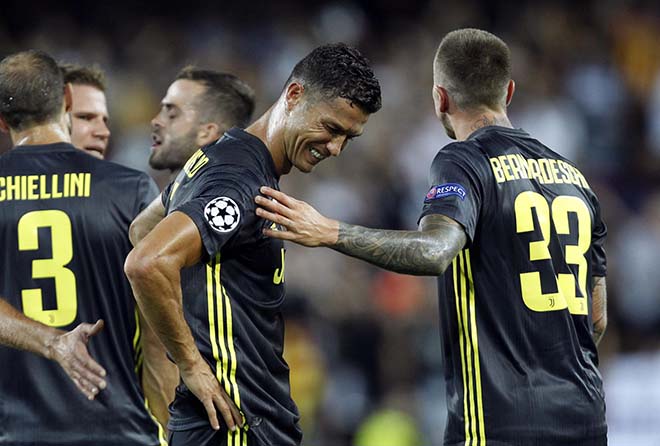 Ronaldo & ác mộng chưa dứt: Treo giò Cúp C1, mất luôn FIFA The Best? - 1