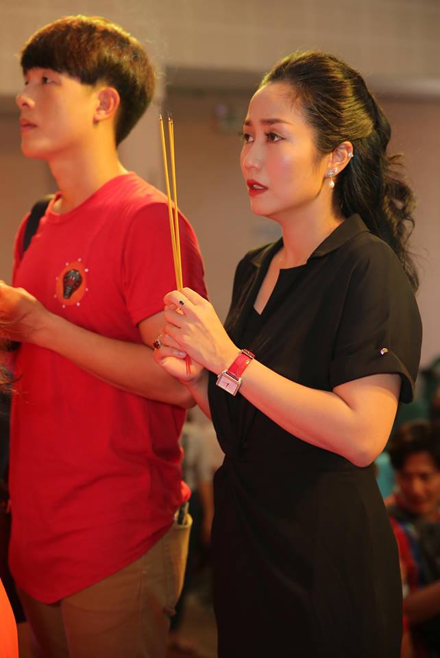 Mai Phương rạng rỡ về dâng hương Tổ nghề giữa lúc bạo bệnh - 7