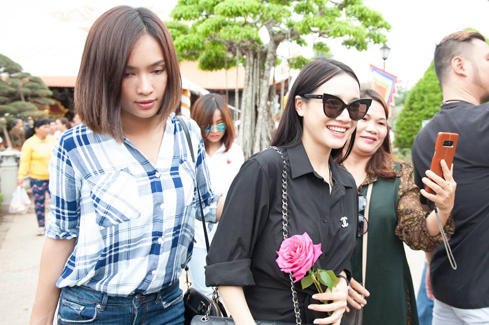 Nhã Phương khéo che vòng hai, đến dâng hương giỗ Tổ nghề - 4