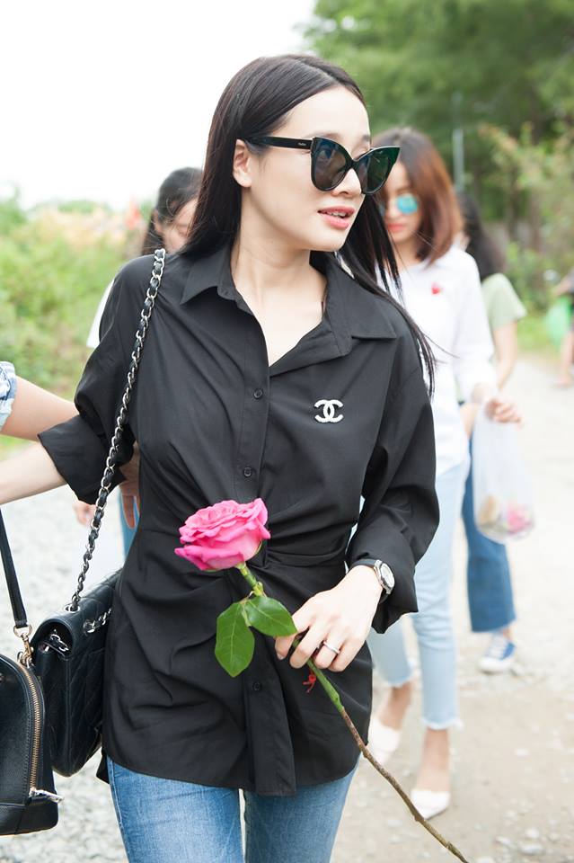 Nhã Phương khéo che vòng hai, đến dâng hương giỗ Tổ nghề - 2