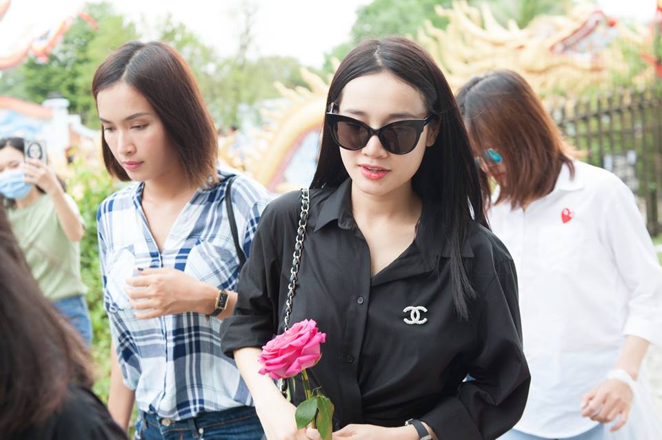 Nhã Phương khéo che vòng hai, đến dâng hương giỗ Tổ nghề - 6