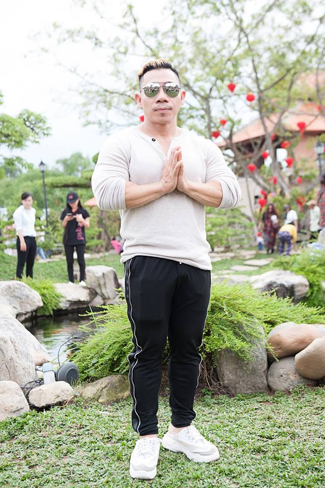 Nhã Phương khéo che vòng hai, đến dâng hương giỗ Tổ nghề - 5