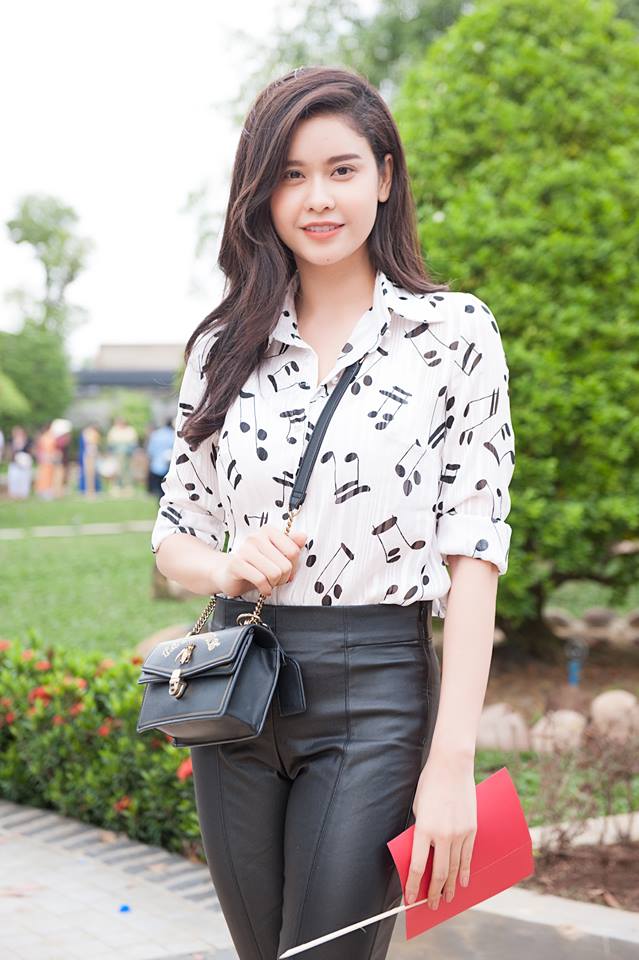 Nhã Phương khéo che vòng hai, đến dâng hương giỗ Tổ nghề - 3