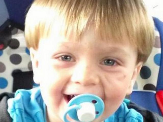Cái chết đau đớn của bé trai 2 tuổi nuốt phải ma túy bố mẹ đánh rơi