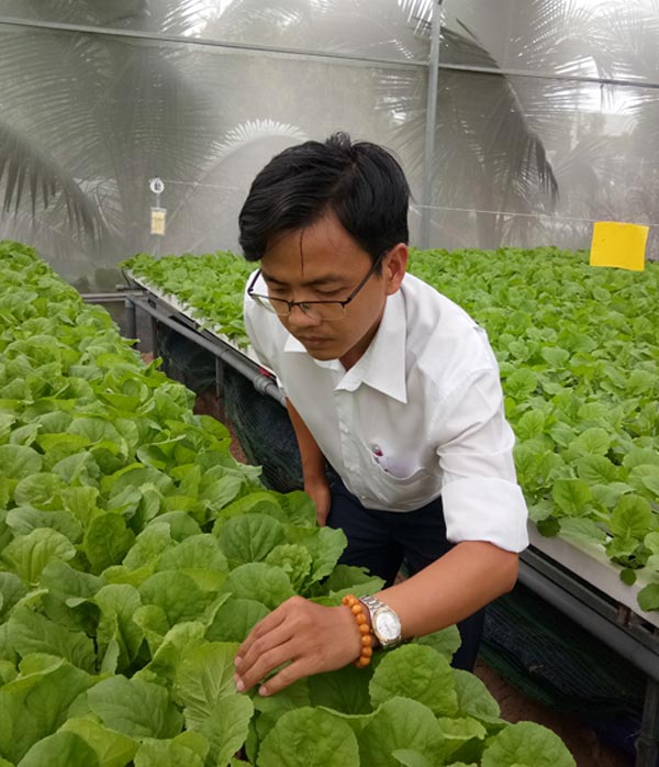 8X Sài Gòn bỏ ngân hàng lương cao về "nghịch nước" trồng rau - 1