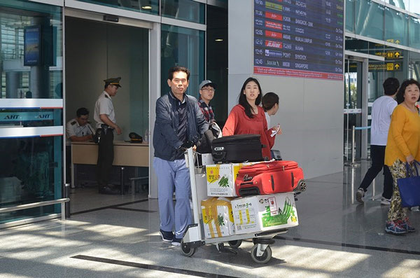 Bùng nổ tour du lịch giá rẻ từ Trung Quốc, Hàn Quốc - 1