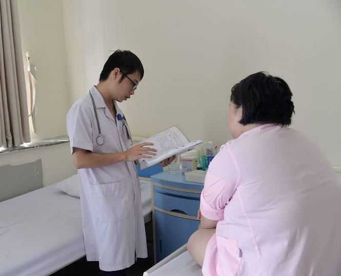 Cô gái 22 tuổi cả đời sống chung với căn bệnh nguy hiểm này vì béo - 1