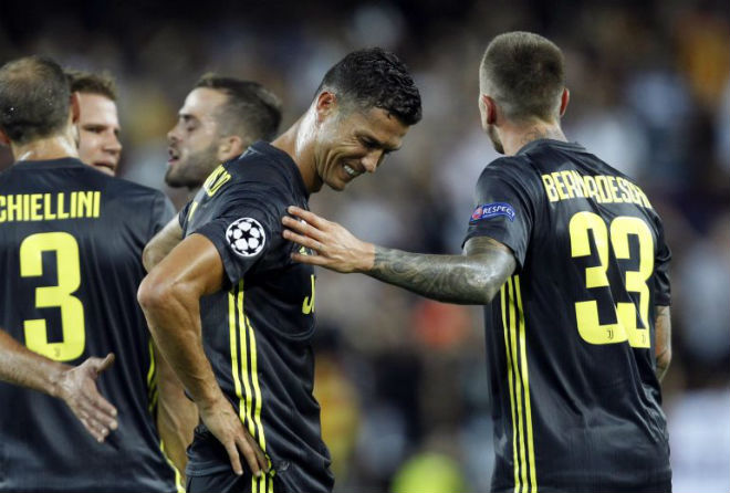 Ronaldo thẻ đỏ dễ lỡ trận MU: UEFA ra tay, báo Anh hé lộ bất ngờ - 1