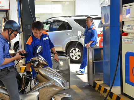 Uỷ ban Thường vụ Quốc hội &#34;chốt&#34; tăng thuế môi trường xăng, dầu từ 1-1-2019 - 1