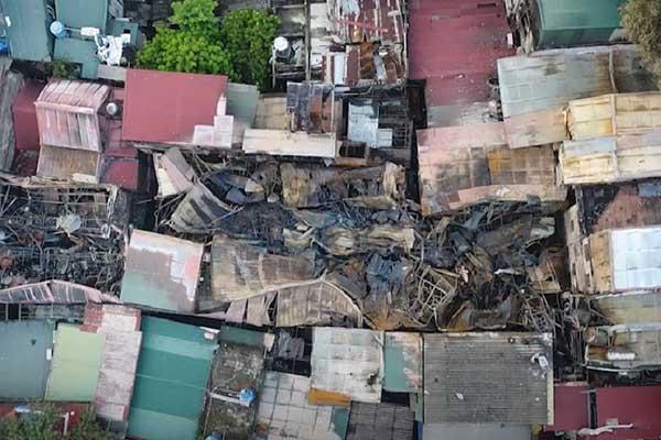 Nguyên nhân bất ngờ vụ cháy 19 căn nhà, 2 người chết ở Đê La Thành - 1