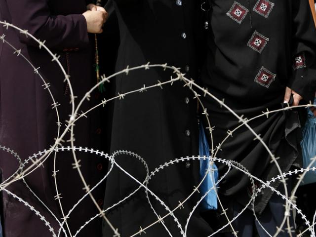 Thế giới - Lột đồ, quấy rối tình dục phụ nữ, lính biên phòng Israel bị bắt