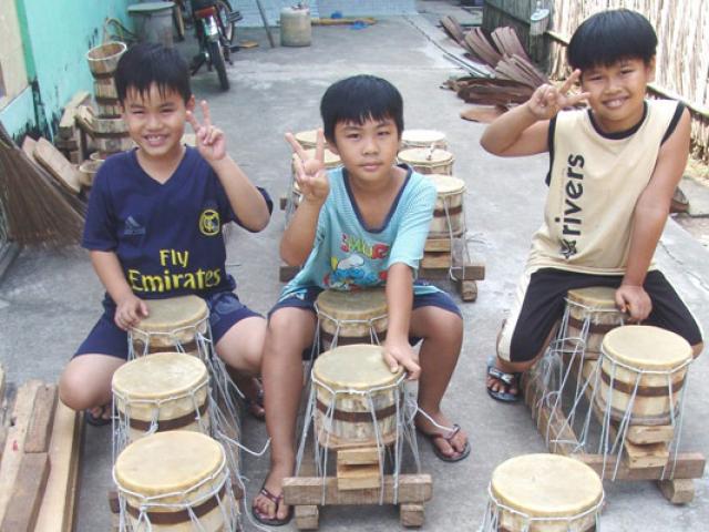 Thị trường - Tiêu dùng - Làng nghề trống cơm, đầu lân "cháy hàng" mùa Tết Trung Thu
