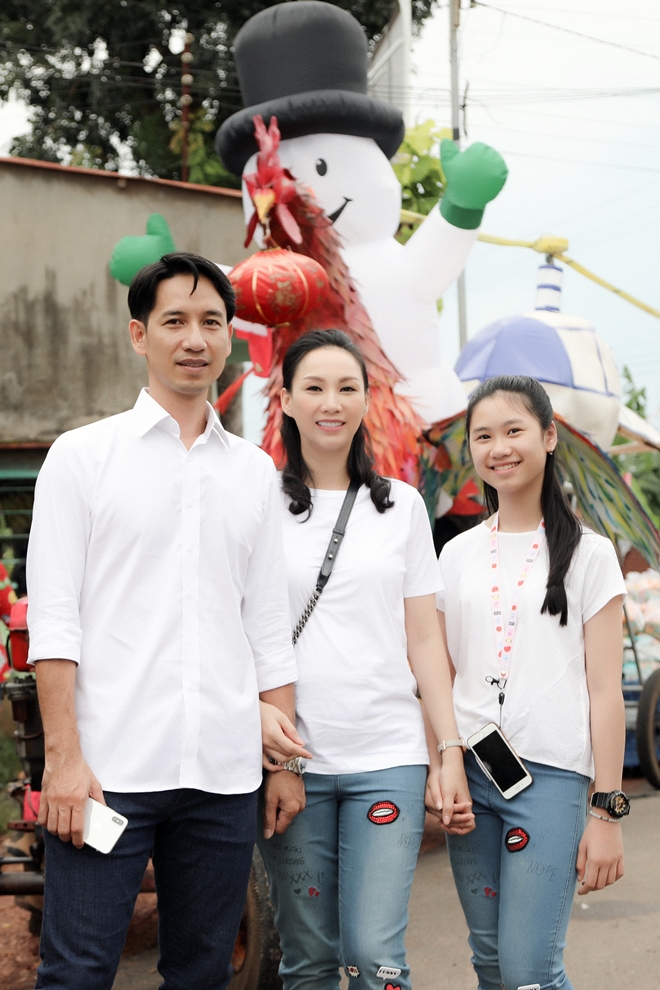 Trang Lạ, Paris Vũ cùng già làng làm thiện nguyện Trung thu - 4