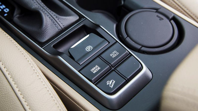 Kéo phanh tay điện tử ở tốc độ 190km/h, điều gì sẽ xảy ra? - 2