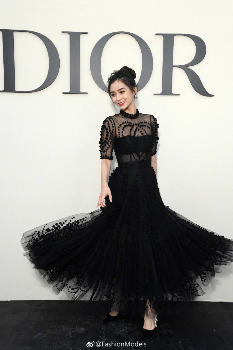 Ái nữ tỷ phú sòng bài Macao xinh nổi bật ở show Dior - 3