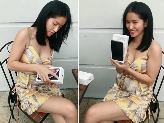 Bạn trẻ - Cuộc sống - Gái xinh đập hộp Iphone XS Max khiến người xem "đứng tim"
