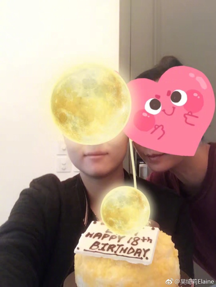 Hành động bất ngờ của con riêng Thành Long vào ngày sinh nhật mẹ - 3