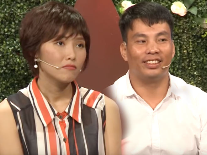 Đến “Bạn muốn hẹn hò”, trai trẻ mang theo lợn tặng bạn gái - 1