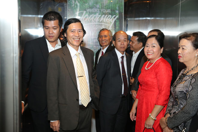 Trường Giang, Nhã Phương đãi tiệc đẹp như tiên cảnh, sao Việt đổ về dự - 19