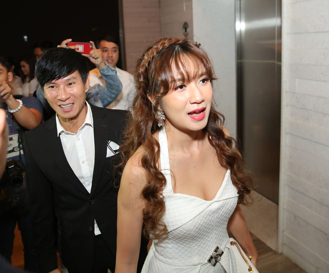 Trường Giang, Nhã Phương đãi tiệc đẹp như tiên cảnh, sao Việt đổ về dự - 12