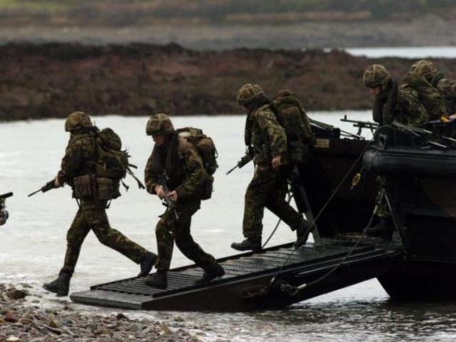 Thế giới - Cái kết của 4 tân binh Anh quay phim "nóng" tại trụ sở