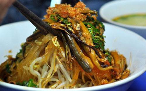 Quán miến lươn, cua ngon thứ thiệt đốn tim khách sành ăn ở Sài thành - 2
