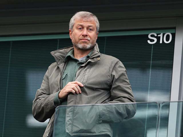 Abramovich sắp phải ”tháo chạy”: Chelsea số phận lại như MU?